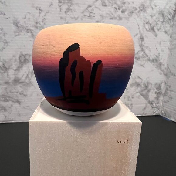 Navajo‎ Native American Pottery Handmade Signed M.B. Navajo - Picture 1 of 6